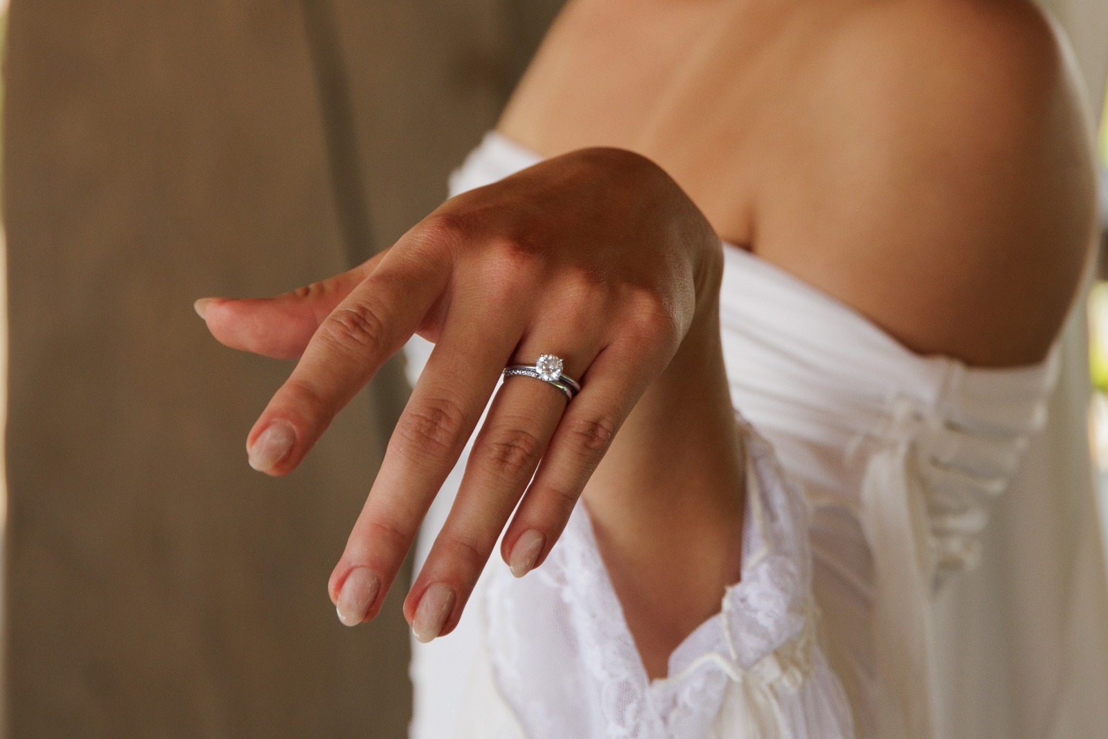 Detalle de anillo de boda